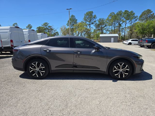 Used 2023 Toyota Crown Limited image 3