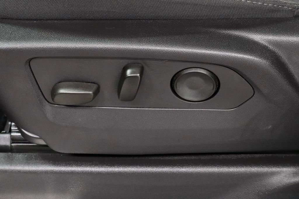 Used 2024 Chevrolet Silverado 1500 LT image 25