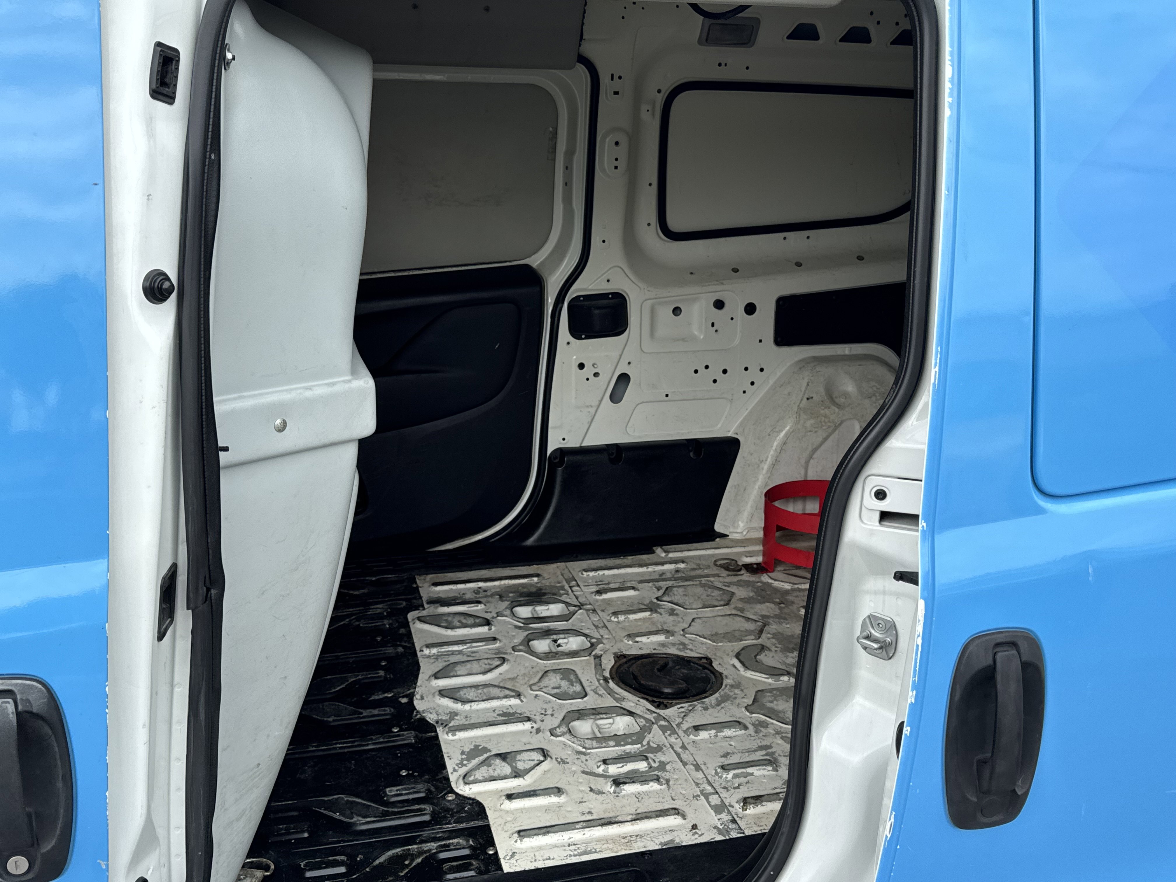 Used 2018 RAM ProMaster City Tradesman SLT image 16