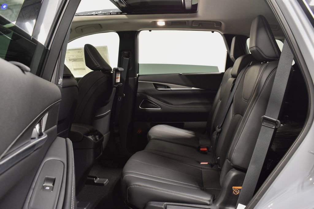 New 2026 INFINITI QX60 Luxe w/ Family Package image 28