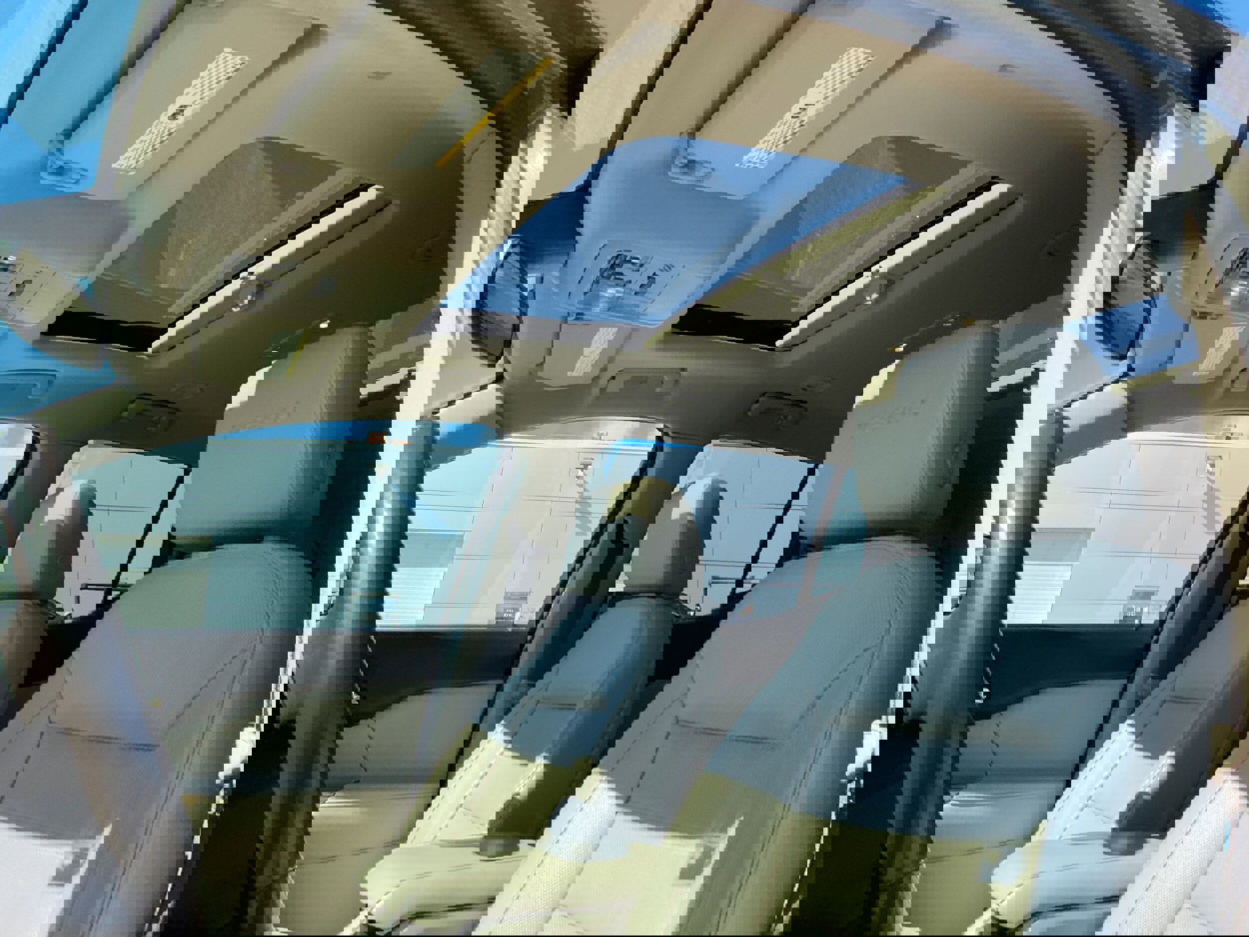 Used 2018 GMC Acadia Denali w/ Technology Package image 3