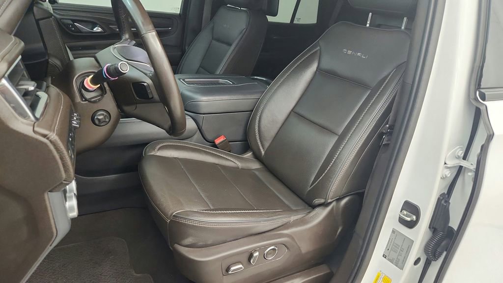 Used 2021 GMC Yukon Denali w/ Denali Ultimate Package image 14