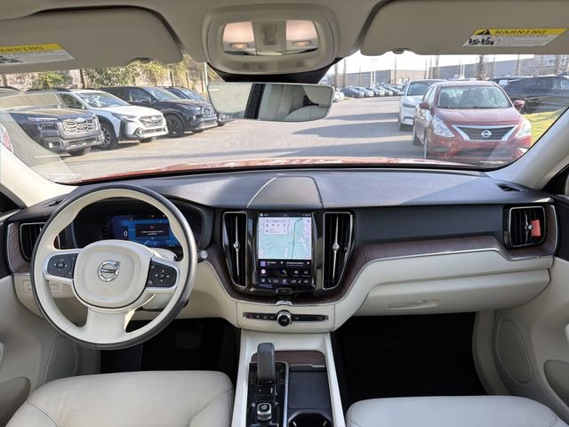 Used 2022 Volvo XC60 B5 Momentum image 21