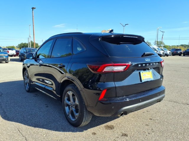 Certified 2023 Ford Escape ST-Line w/ Tech Pack #1 AWD/4WD image 5