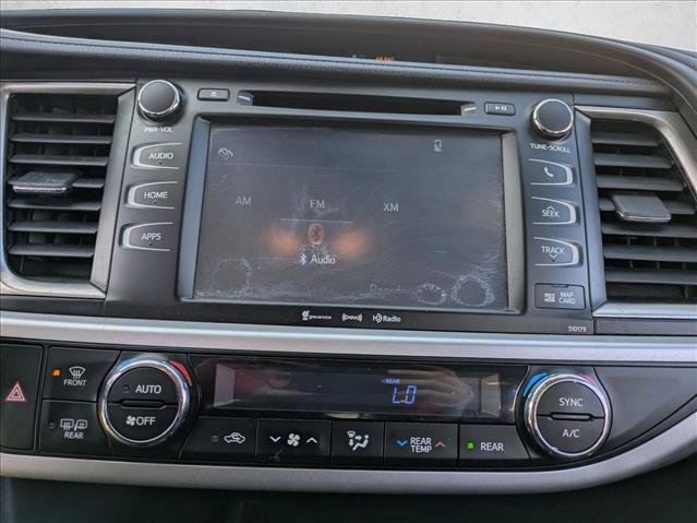 Used 2017 Toyota Highlander SE image 15