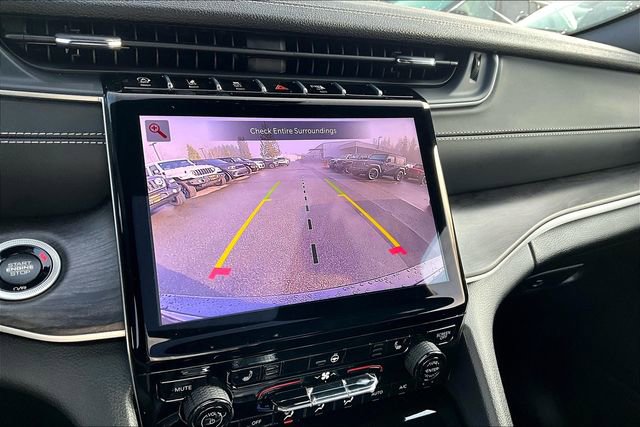 New 2025 Jeep Grand Cherokee Limited w/ Black Appearance Package image 21