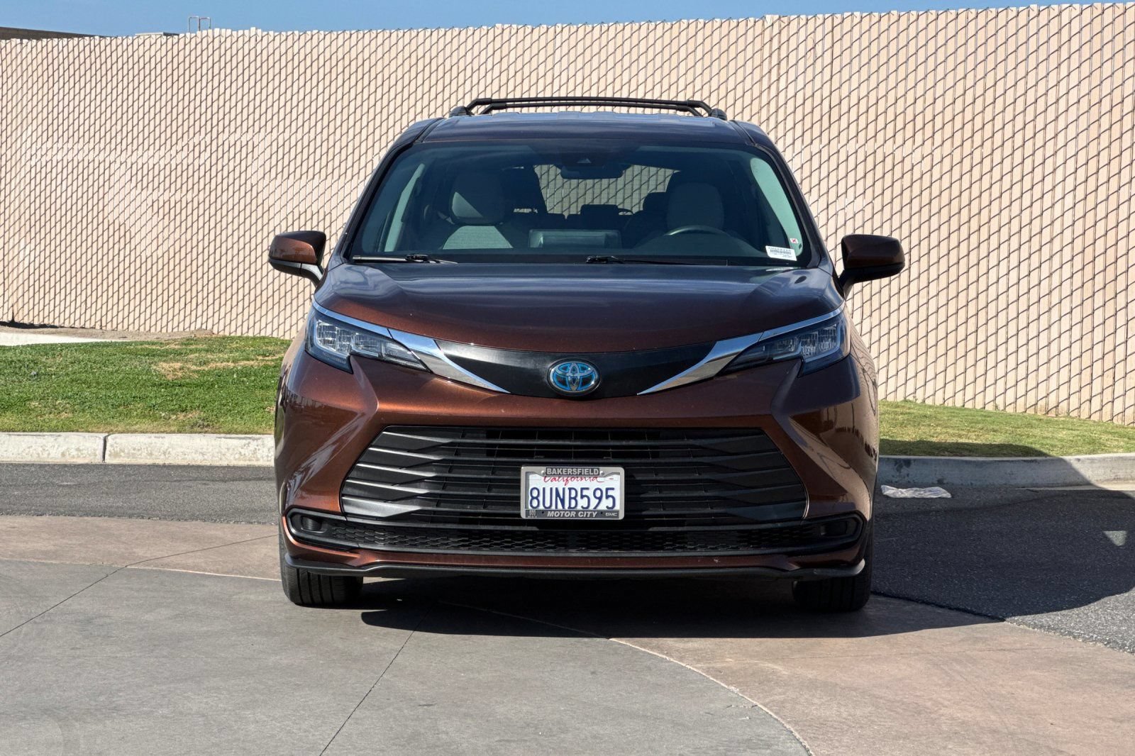 Used 2021 Toyota Sienna LE AWD/4WD image 9
