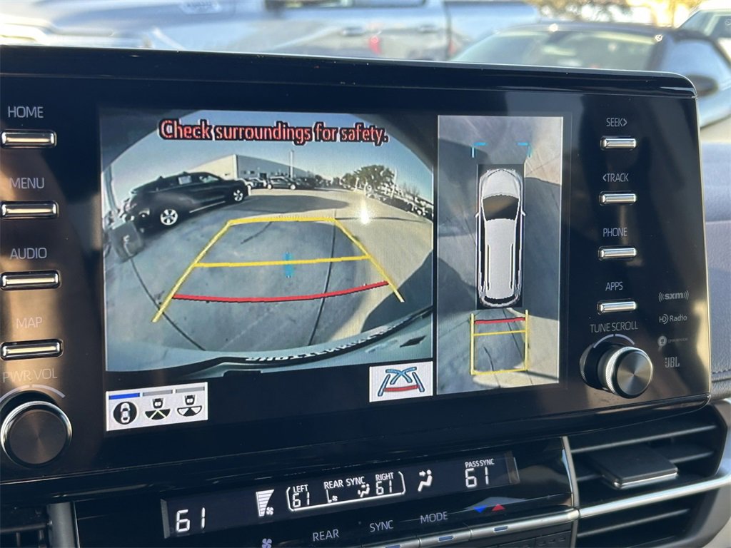 Used 2023 Toyota Sienna Platinum image 39