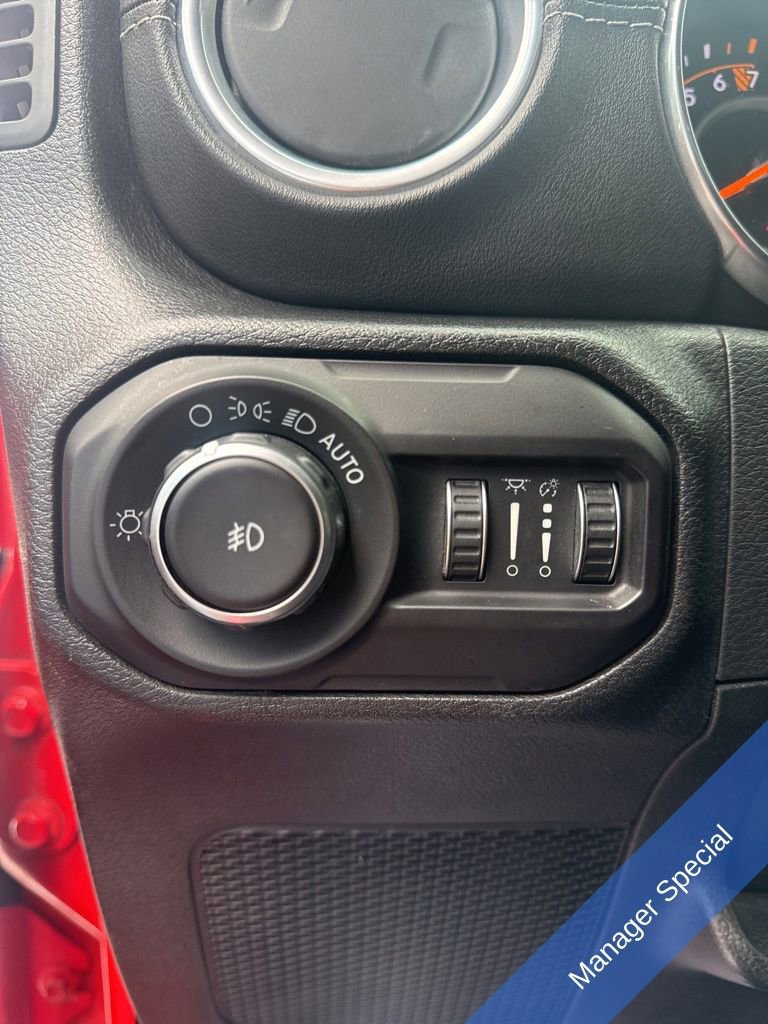 Used 2018 Jeep Wrangler Unlimited Sahara image 22