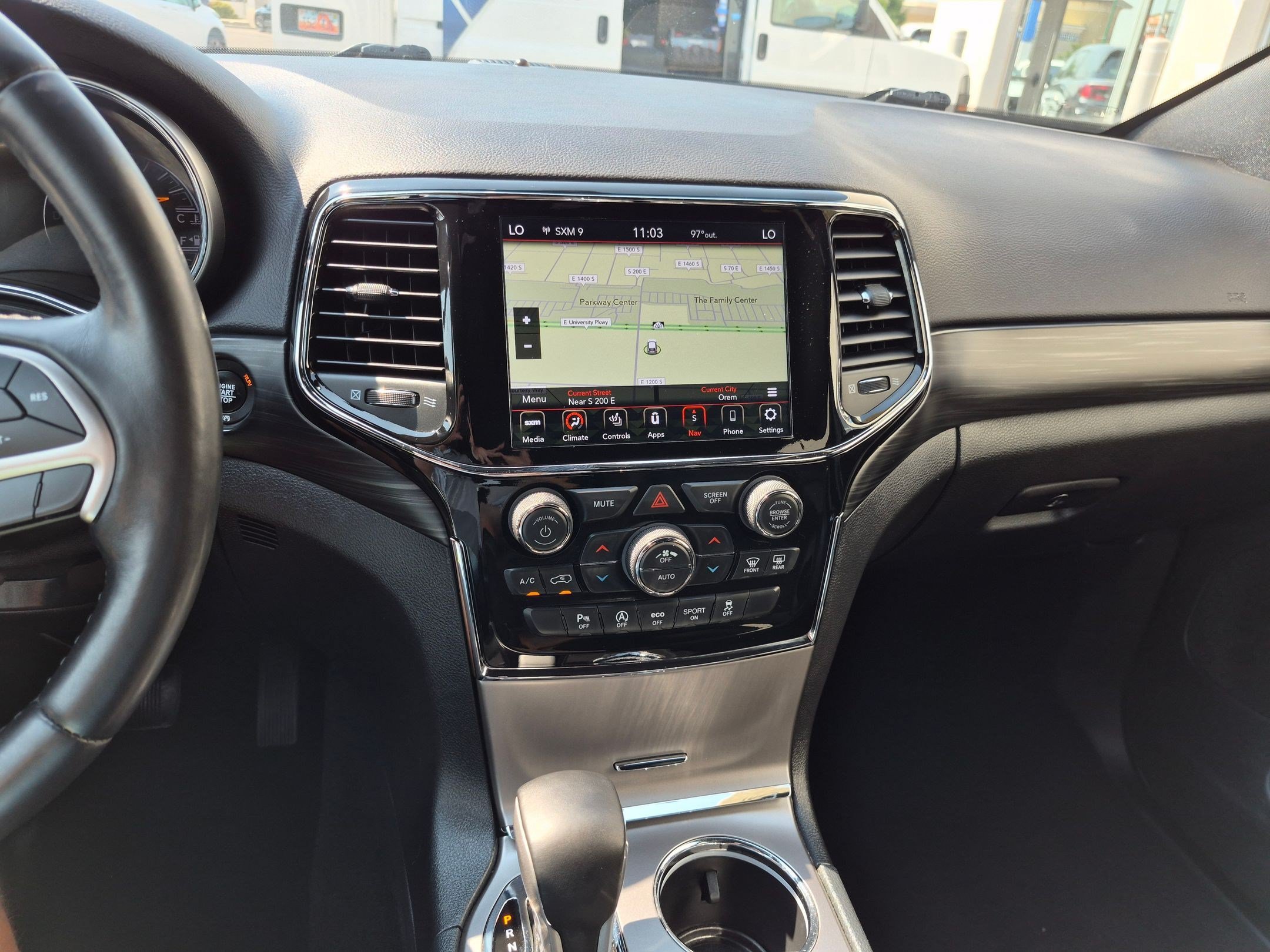 Used 2020 Jeep Grand Cherokee Altitude AWD/4WD image 28