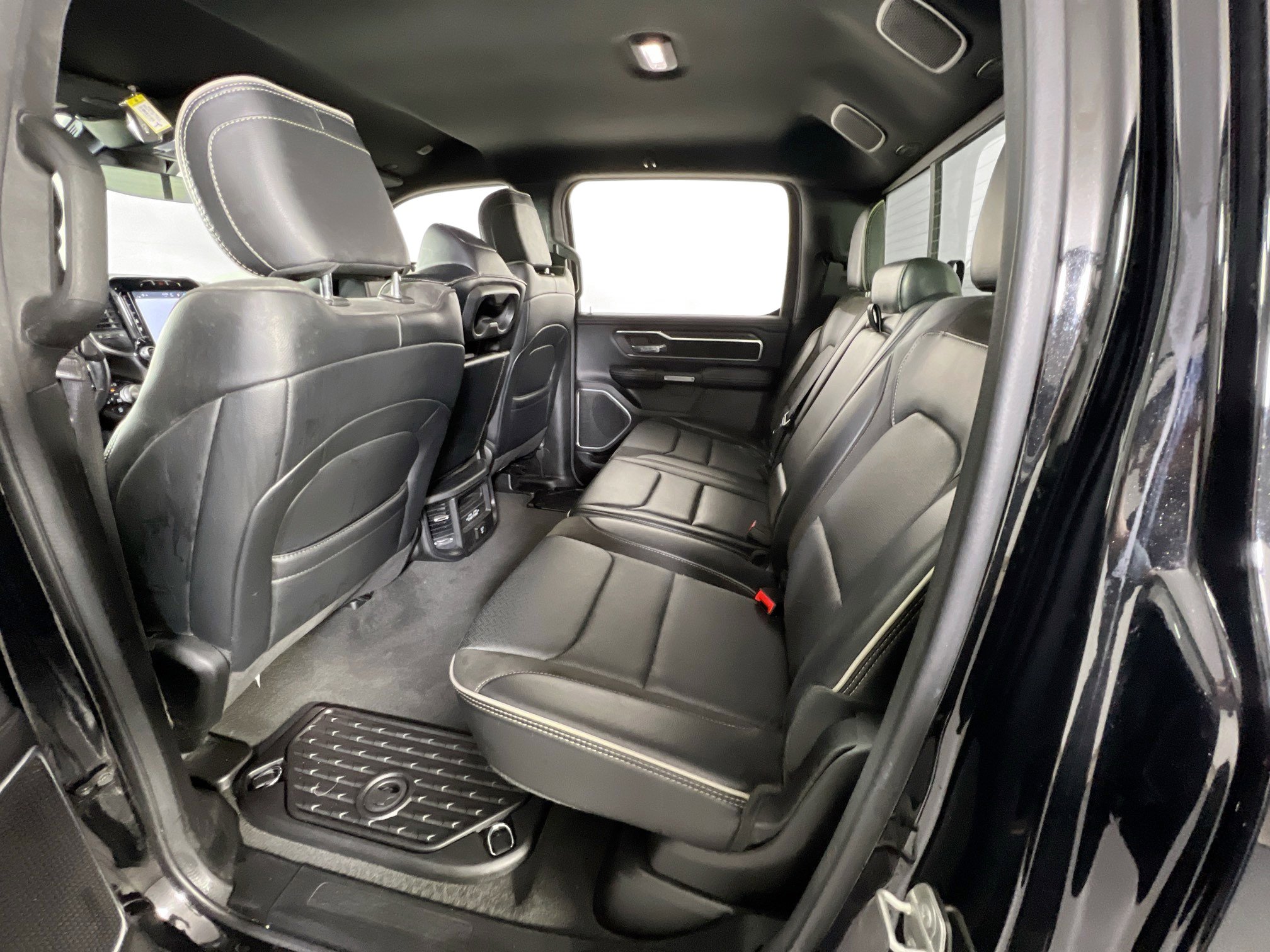 Used 2023 RAM 1500 Laramie AWD/4WD image 23