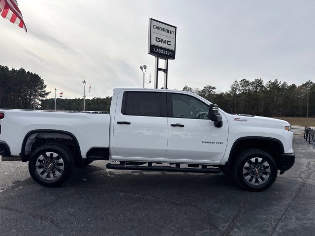 Used 2025 Chevrolet Silverado 2500 Custom w/ Custom Value Package AWD/4WD image 2
