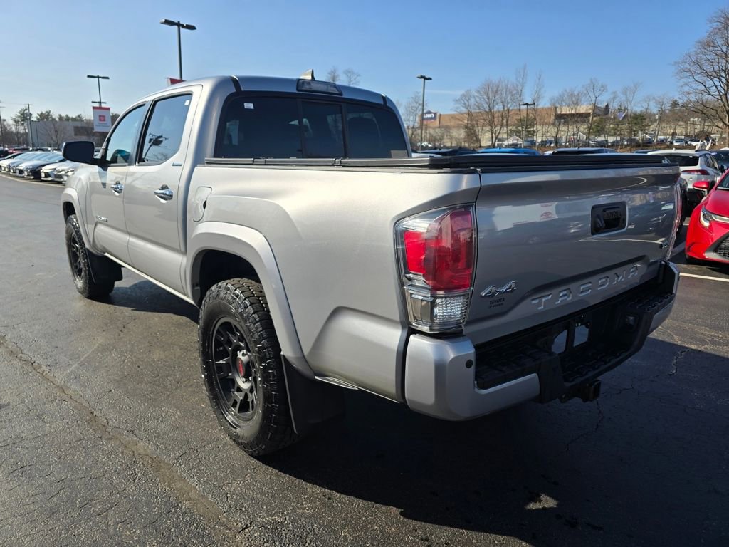 Used 2016 Toyota Tacoma Limited w/ Towing Package image 6