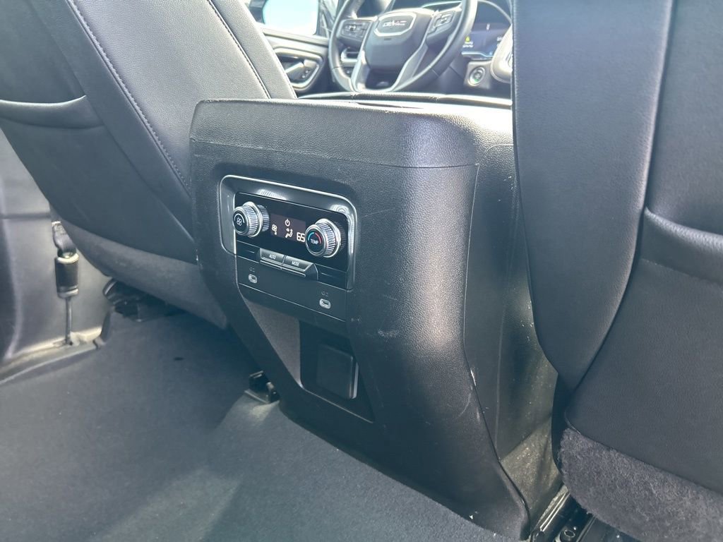 Used 2023 GMC Yukon SLT image 49