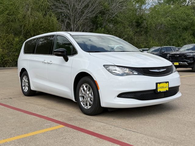 New 2026 Chrysler Voyager LX image 2