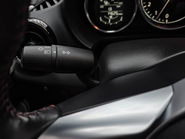 Used 2019 MAZDA MX-5 Miata Club RWD image 18