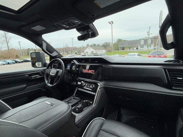 Used 2025 GMC Sierra 2500 AT4X image 31