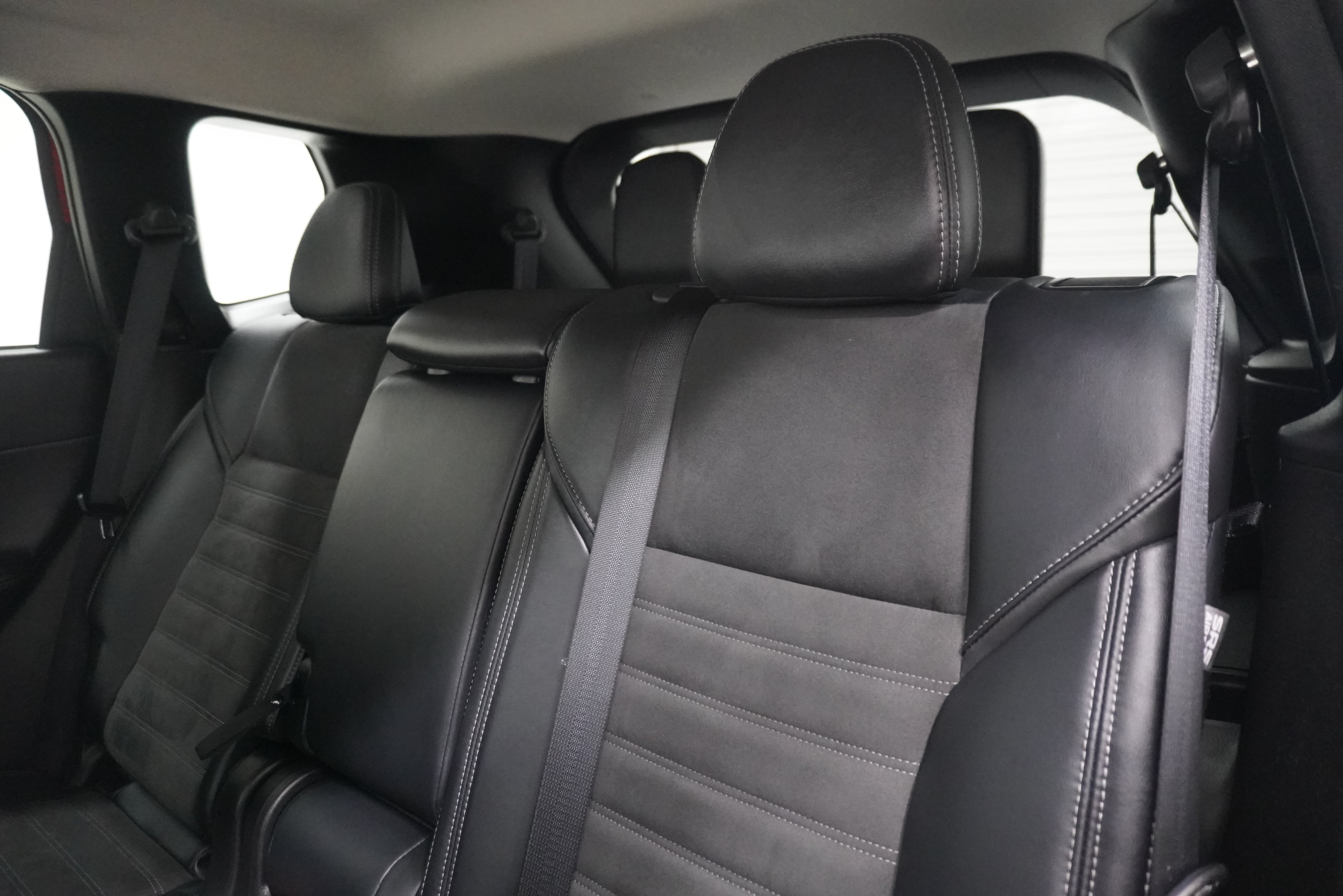 Used 2025 Mitsubishi Outlander SE FWD image 13