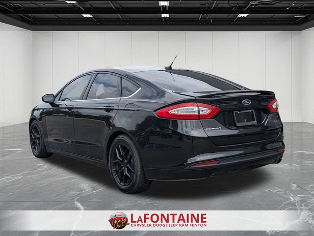 Used 2015 Ford Fusion SE w/ Equipment Group 201A FWD image 3