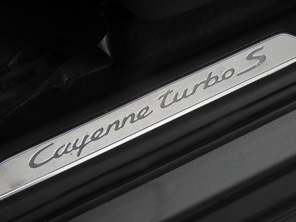 Certified 2023 Porsche Cayenne Turbo S AWD/4WD image 43