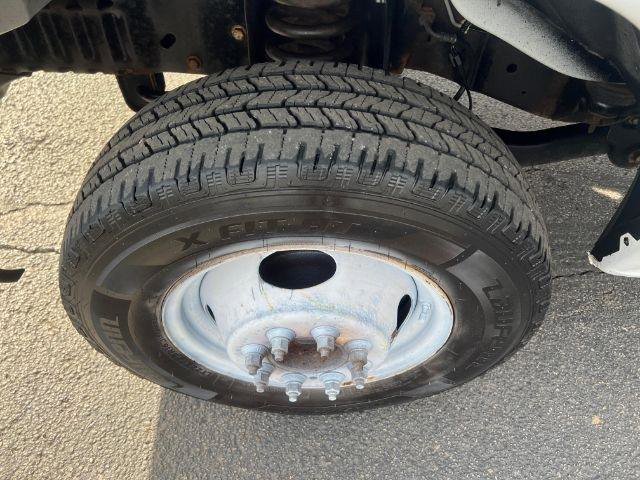 Used 2017 Ford E-350 and Econoline 350 Super Duty w/ Power Windows & Locks Group RWD image 29