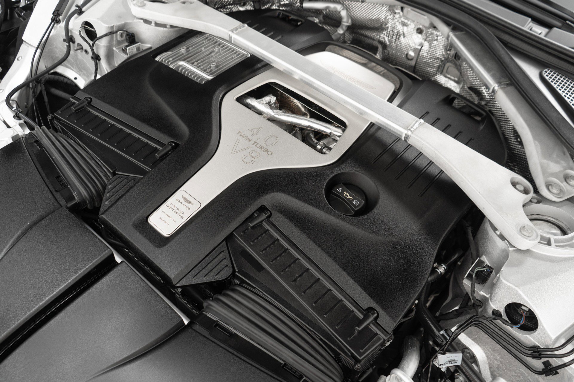 Used 2022 Aston Martin DBX image 39