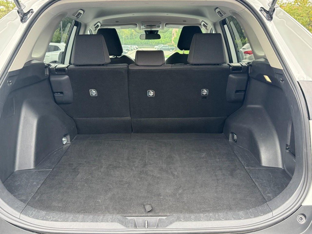 Used 2025 Toyota RAV4 LE AWD/4WD image 7