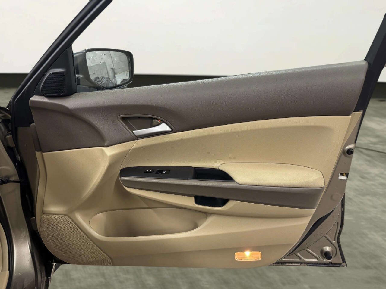 Used 2009 Honda Accord LX-P image 18