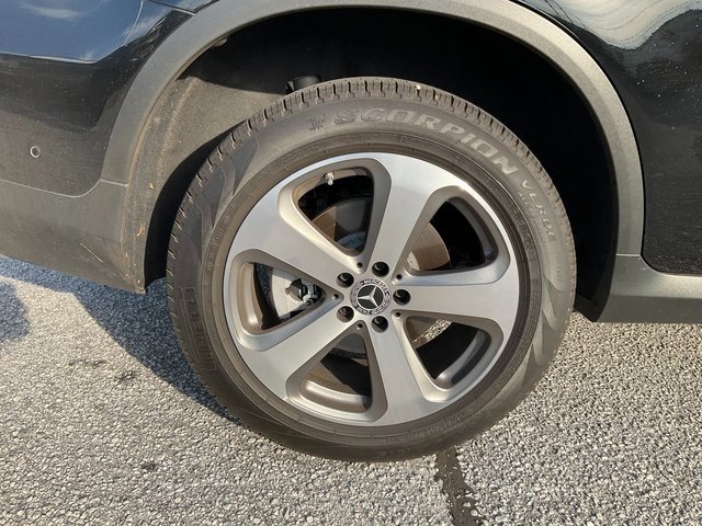 Used 2022 Mercedes-Benz GLC 300 w/ Premium Package Lite image 26