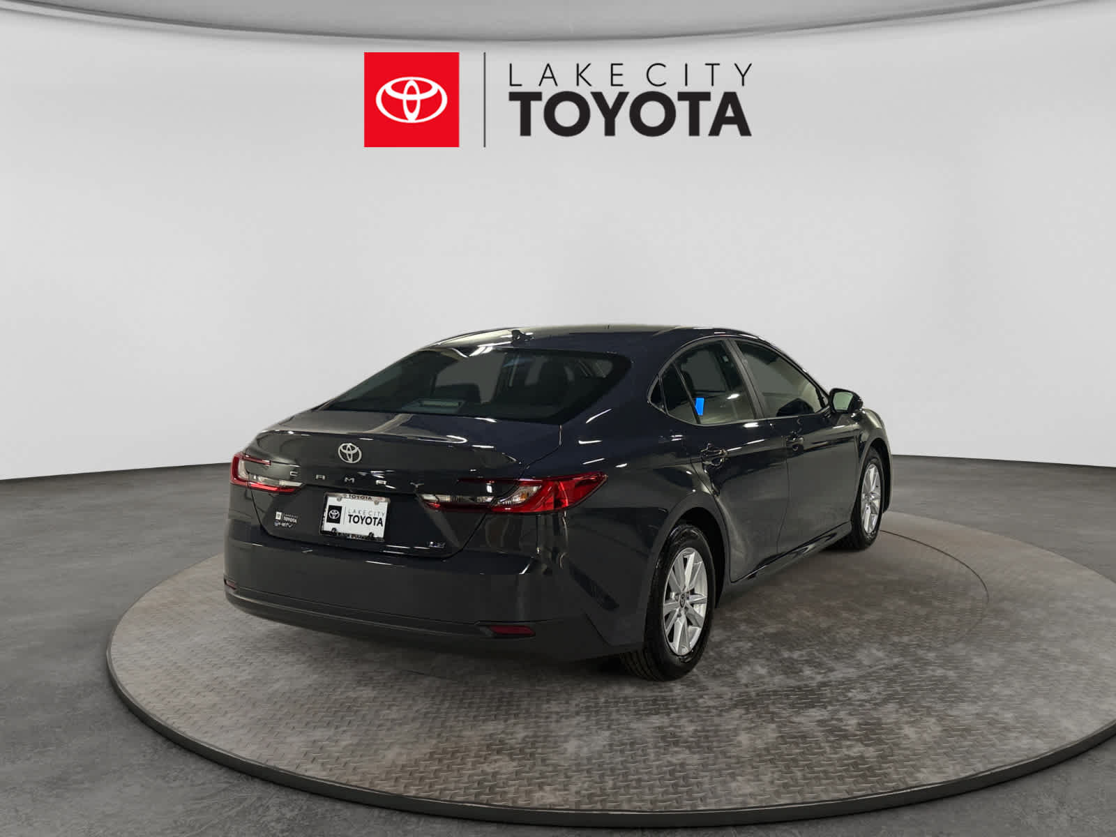 Used 2025 Toyota Camry LE FWD image 9