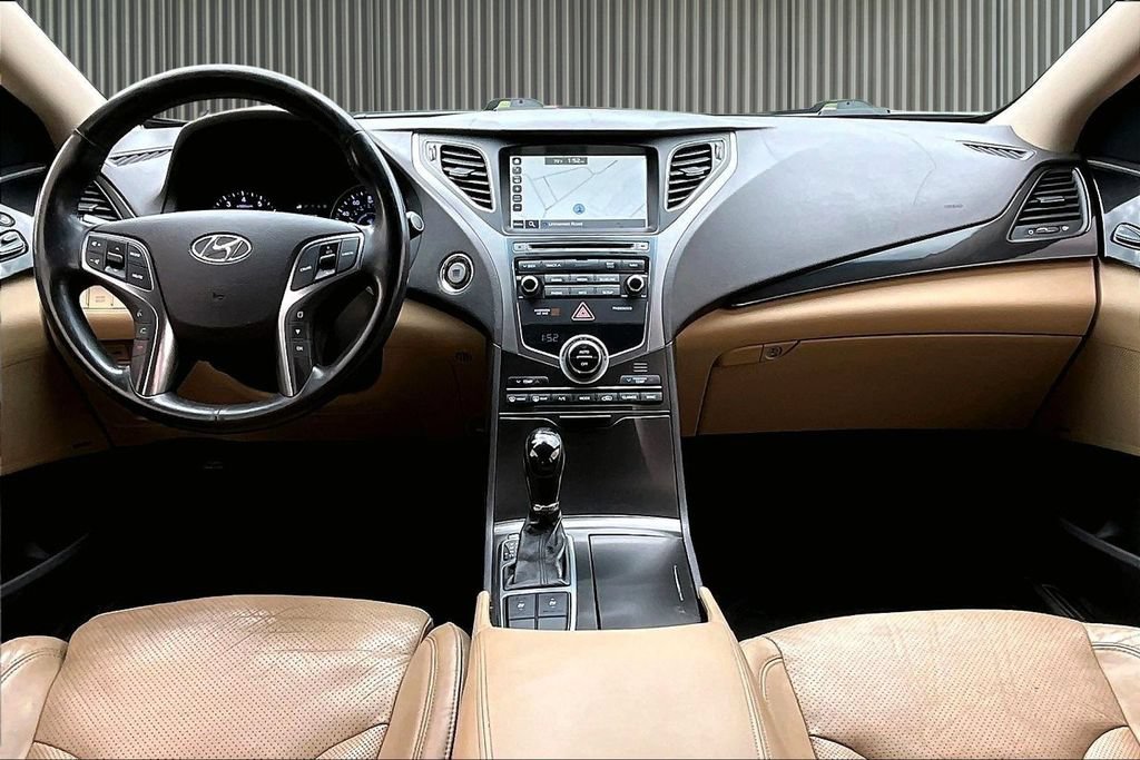 Used 2015 Hyundai Azera FWD image 16