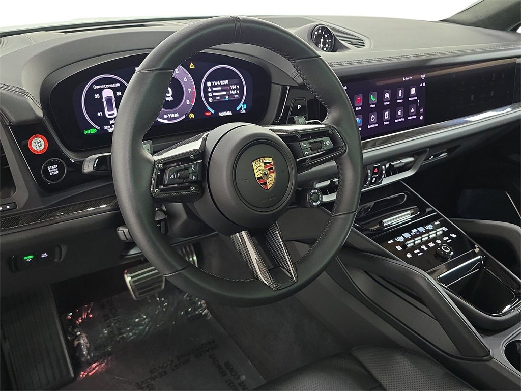 Used 2025 Porsche Cayenne GTS image 4