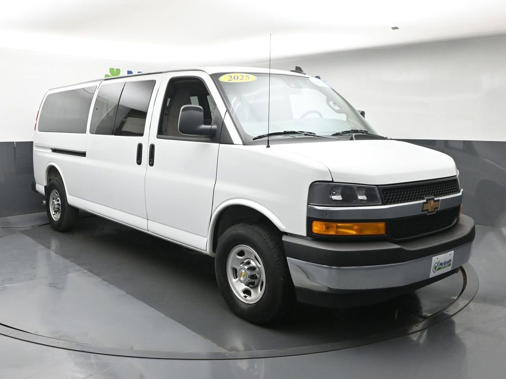 Used 2025 Chevrolet Express 3500 LT w/ LT Preferred Equipment Group RWD image 2