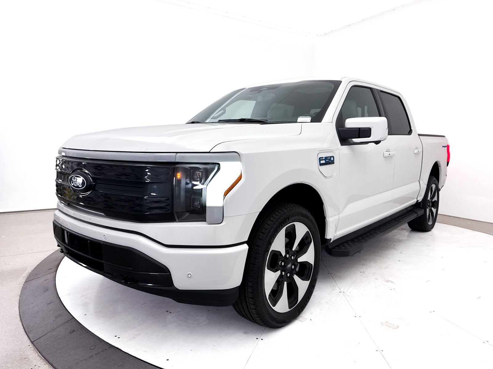 Used 2025 Ford F150 Lightning Platinum AWD/4WD image 14