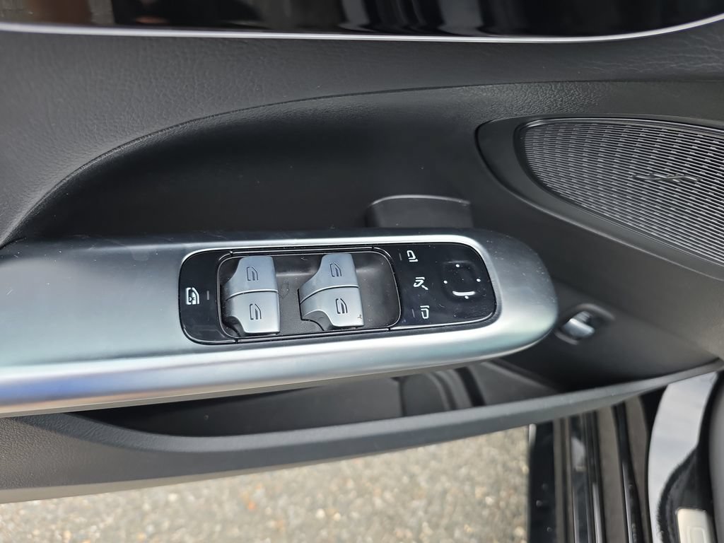 Certified 2025 Mercedes-Benz C 300 4MATIC Sedan image 21