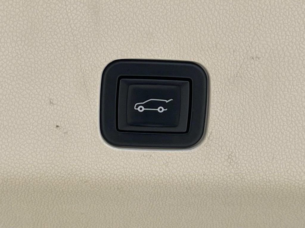 Used 2021 Cadillac Escalade ESV Sport Platinum AWD/4WD image 13