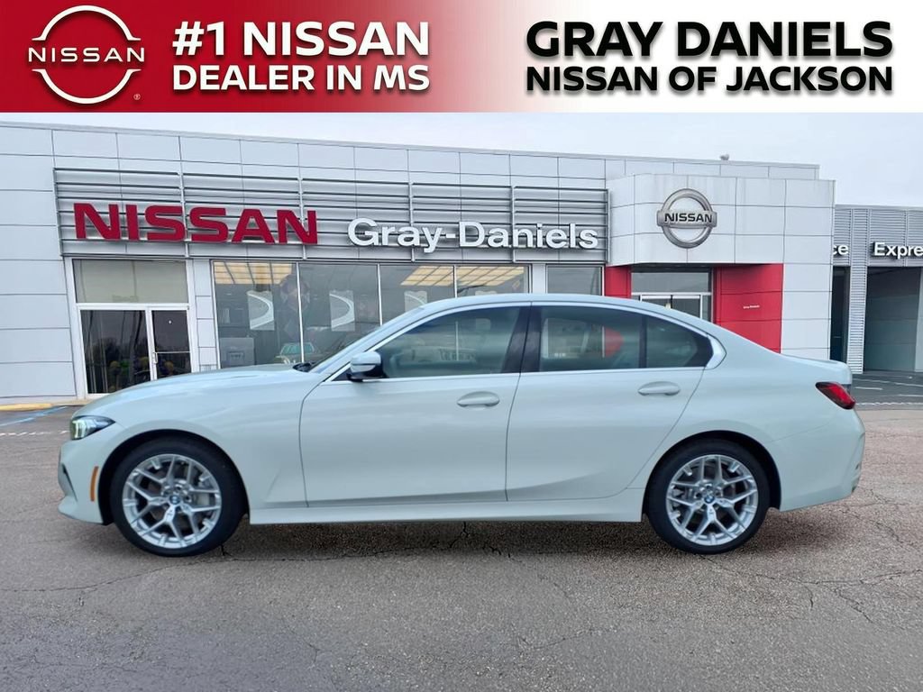 Used 2025 BMW 330i Sedan RWD image 4