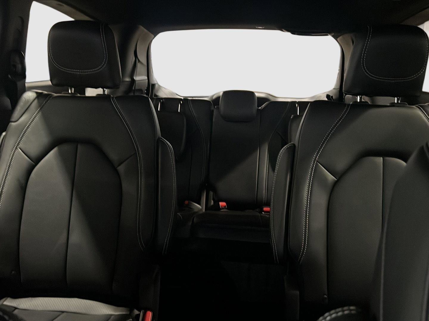 New 2026 Chrysler Pacifica Select image 24