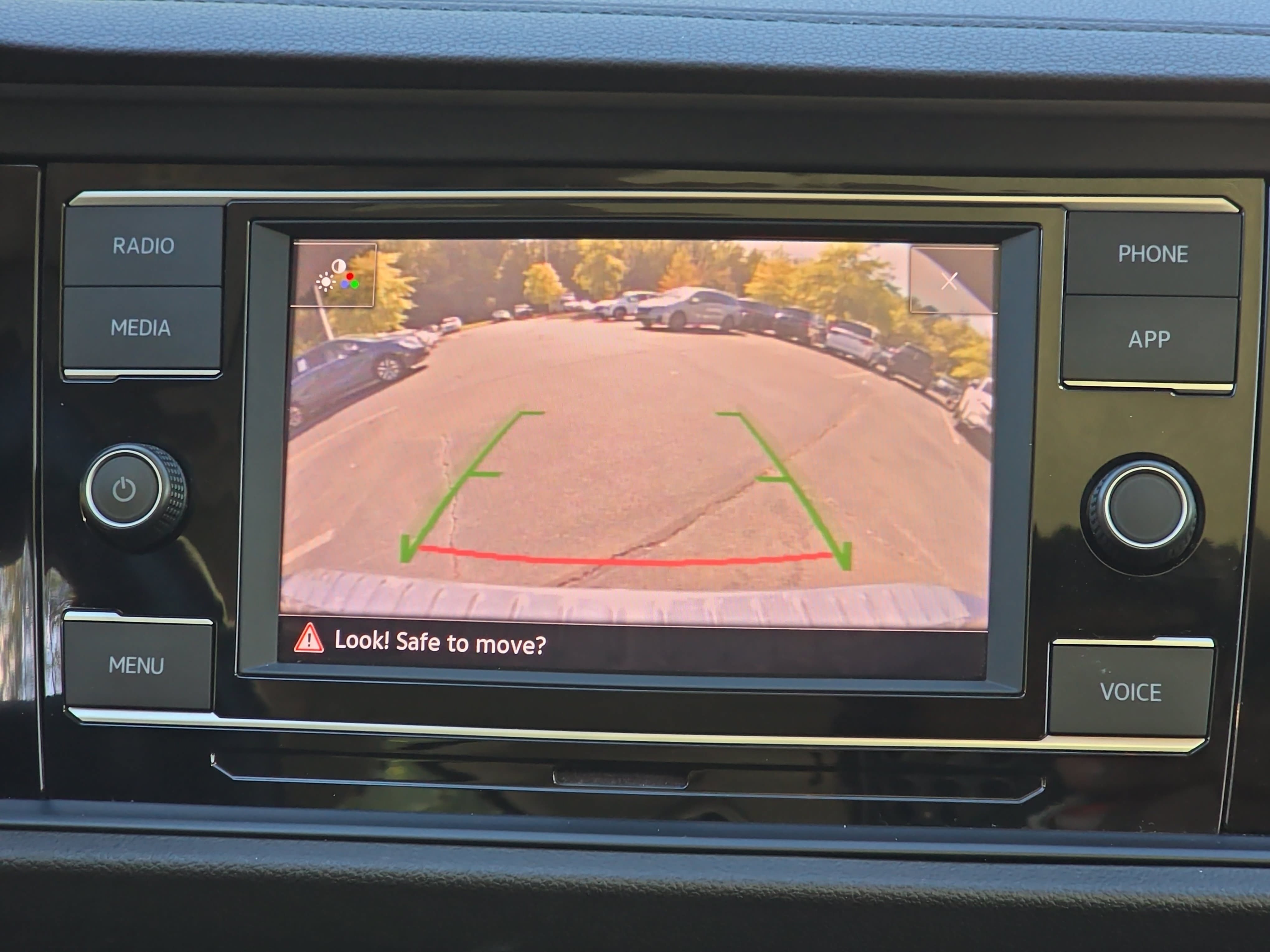Certified 2023 Volkswagen Jetta SE w/ Panoramic Sunroof Package FWD image 22