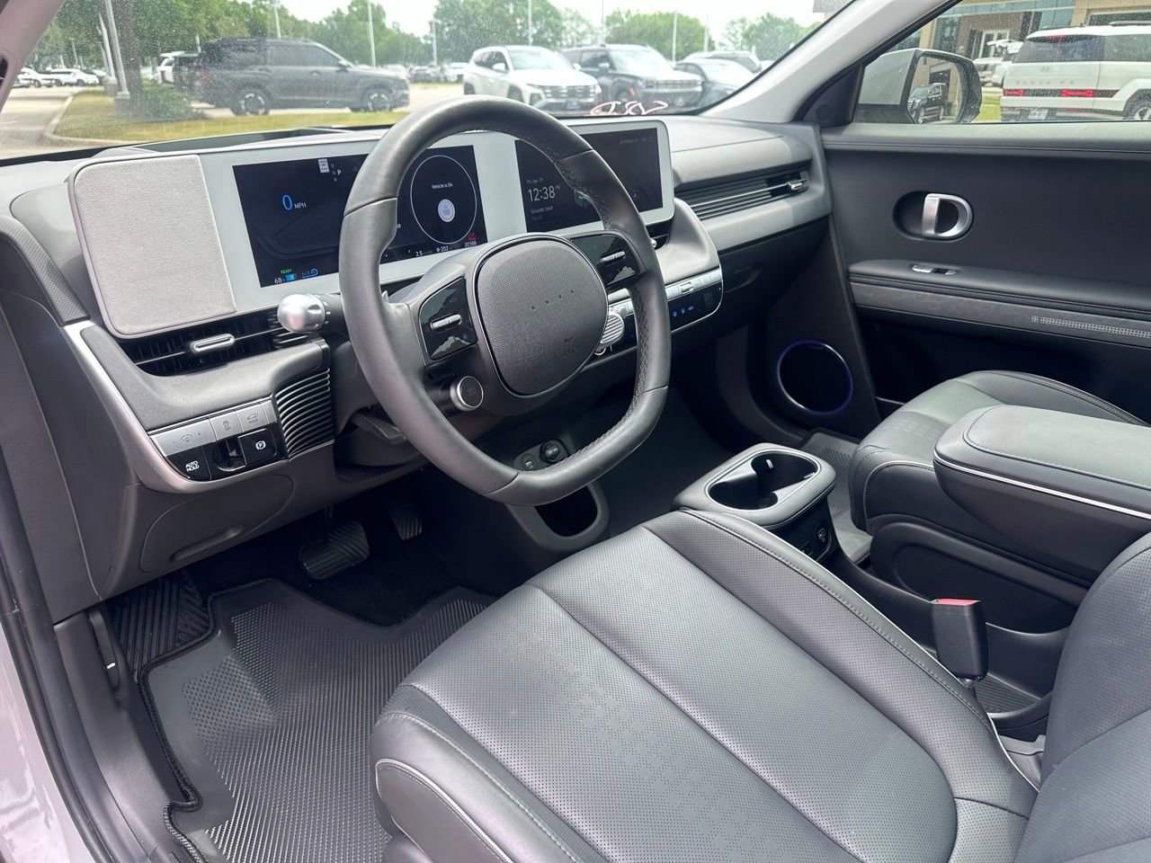 Used 2024 Hyundai Ioniq 5 Limited image 24