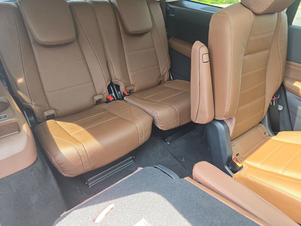 New 2026 Mercedes-Benz GLS 450 4MATIC image 21