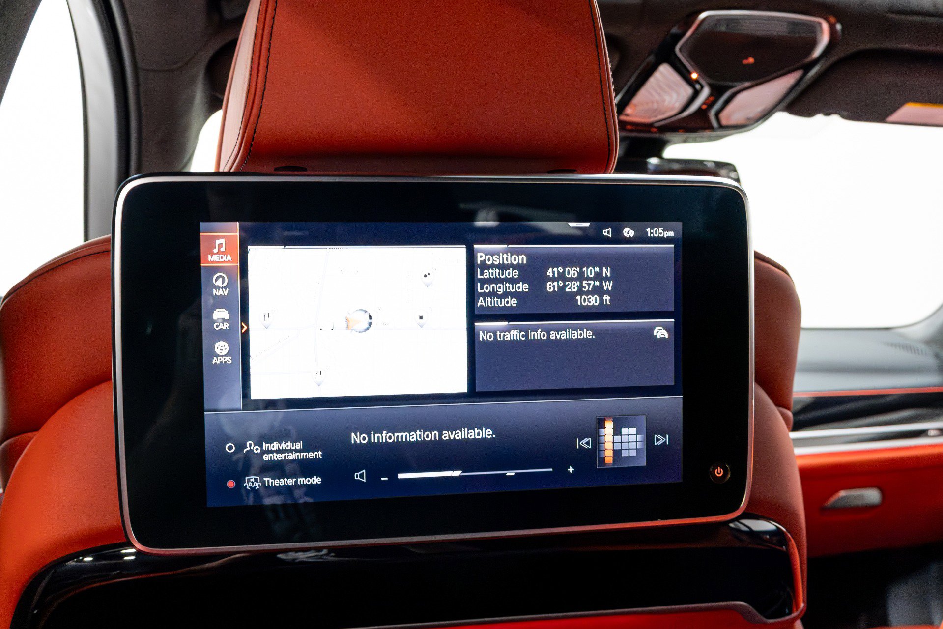 Used 2022 BMW M760i xDrive image 43