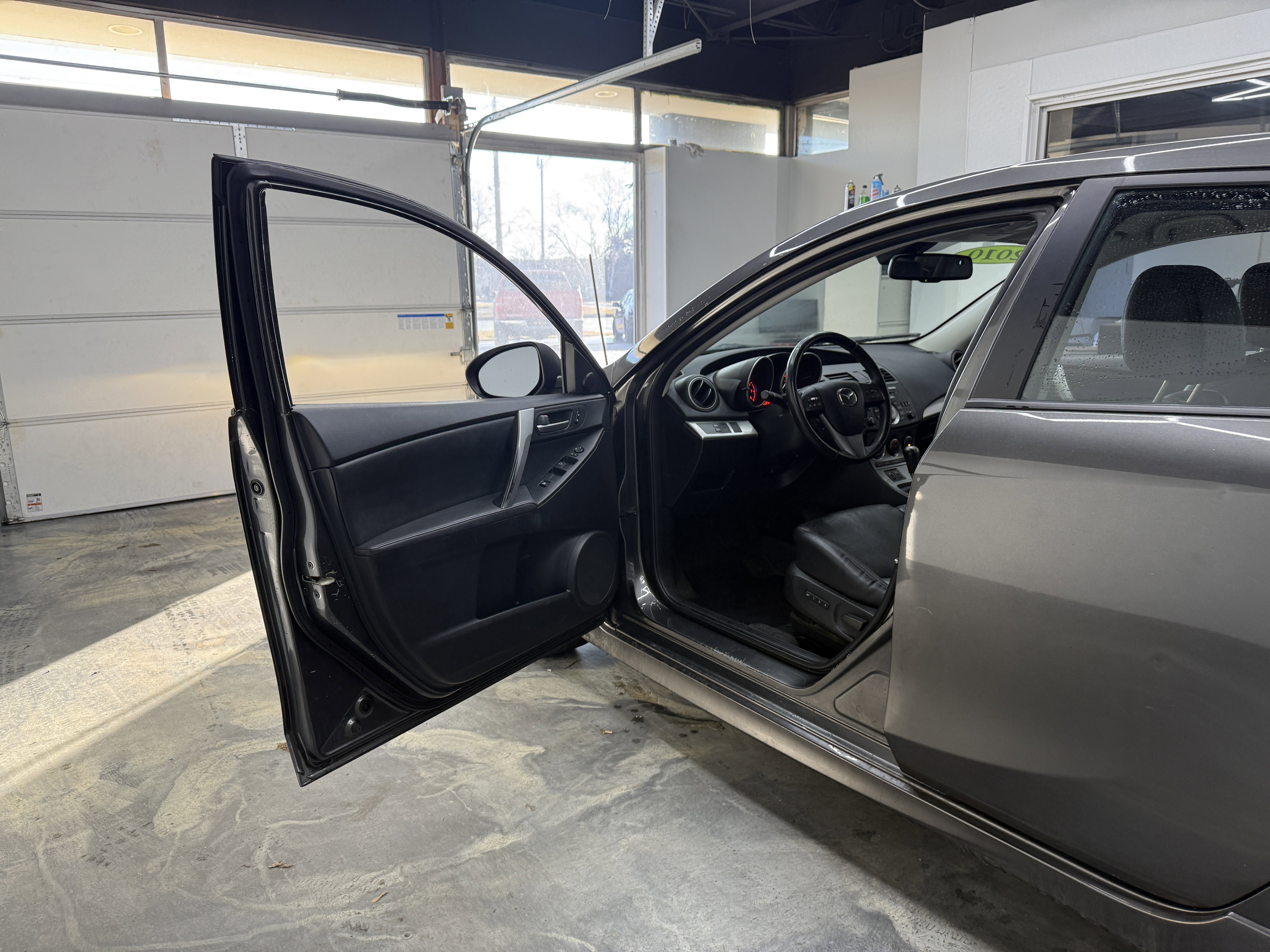 Used 2010 MAZDA MAZDA3 s Grand Touring image 9