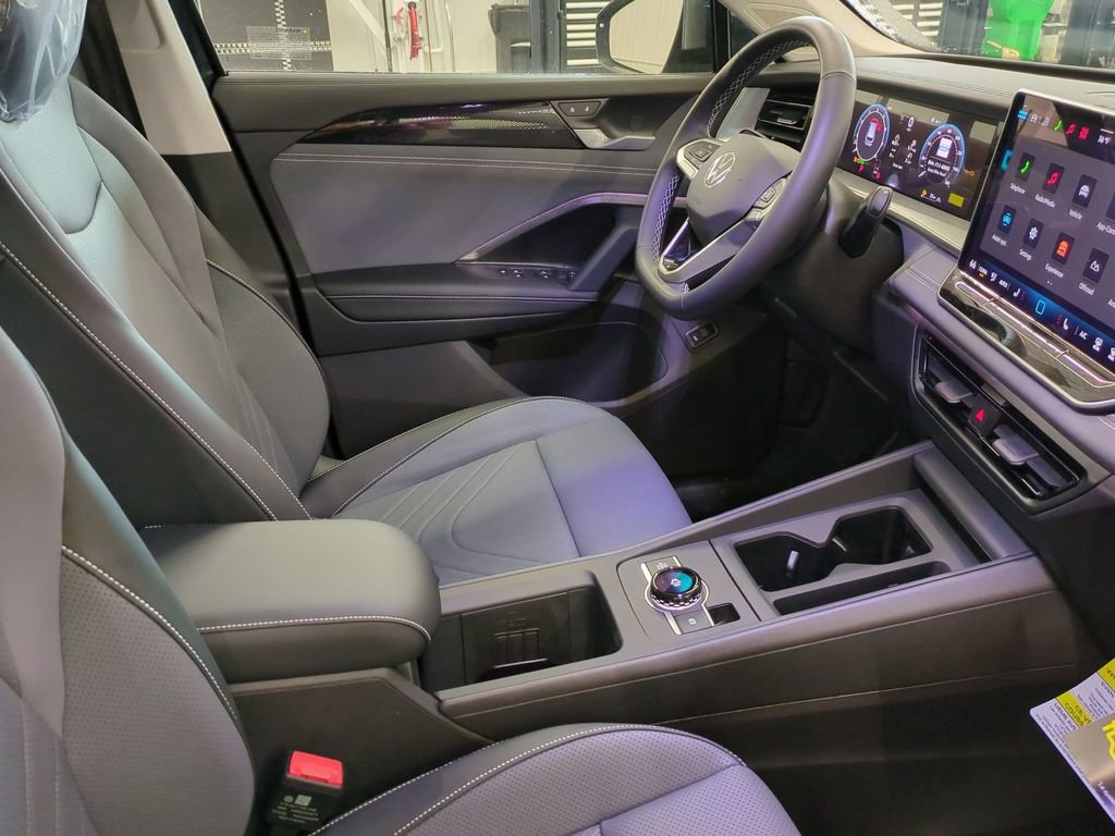 New 2026 Volkswagen Tiguan SE image 34