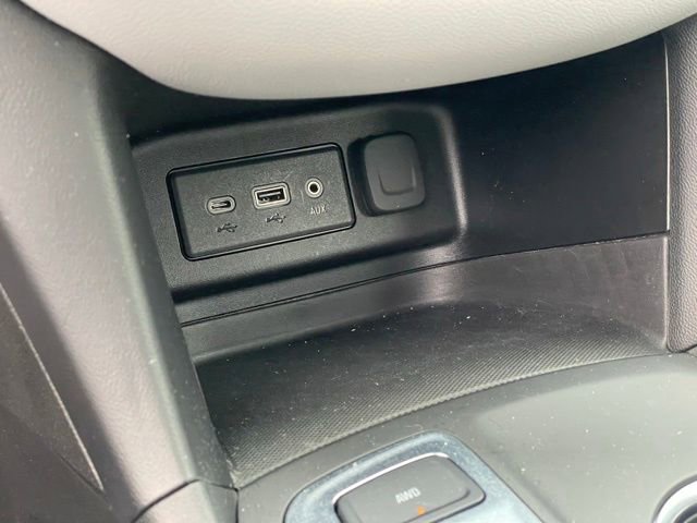 Used 2021 Chevrolet Equinox LS image 22