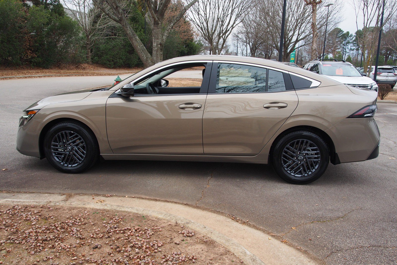 New 2026 Nissan Sentra SV w/ SV Convenience Package FWD image 4