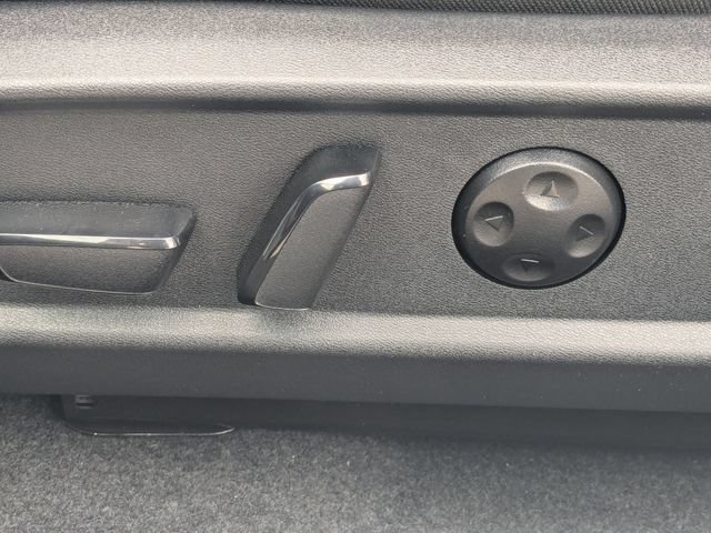 New 2026 Nissan Sentra SR w/ SR Premium Package FWD image 15