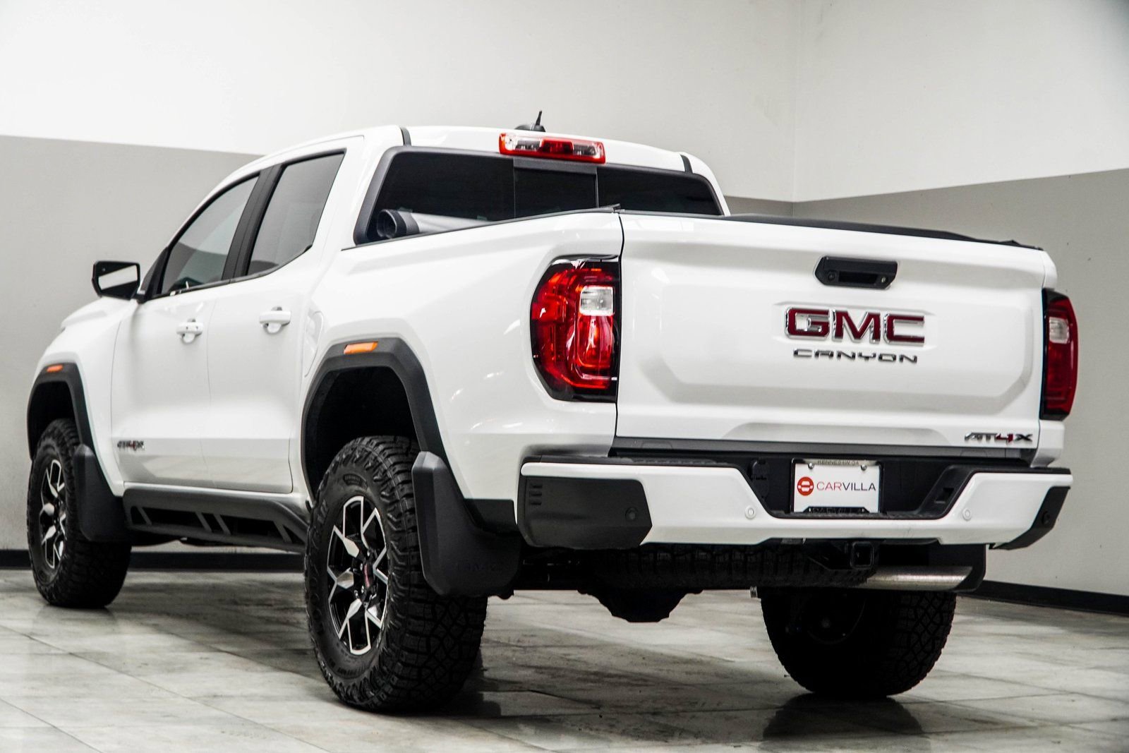 Used 2024 GMC Canyon AT4X image 10