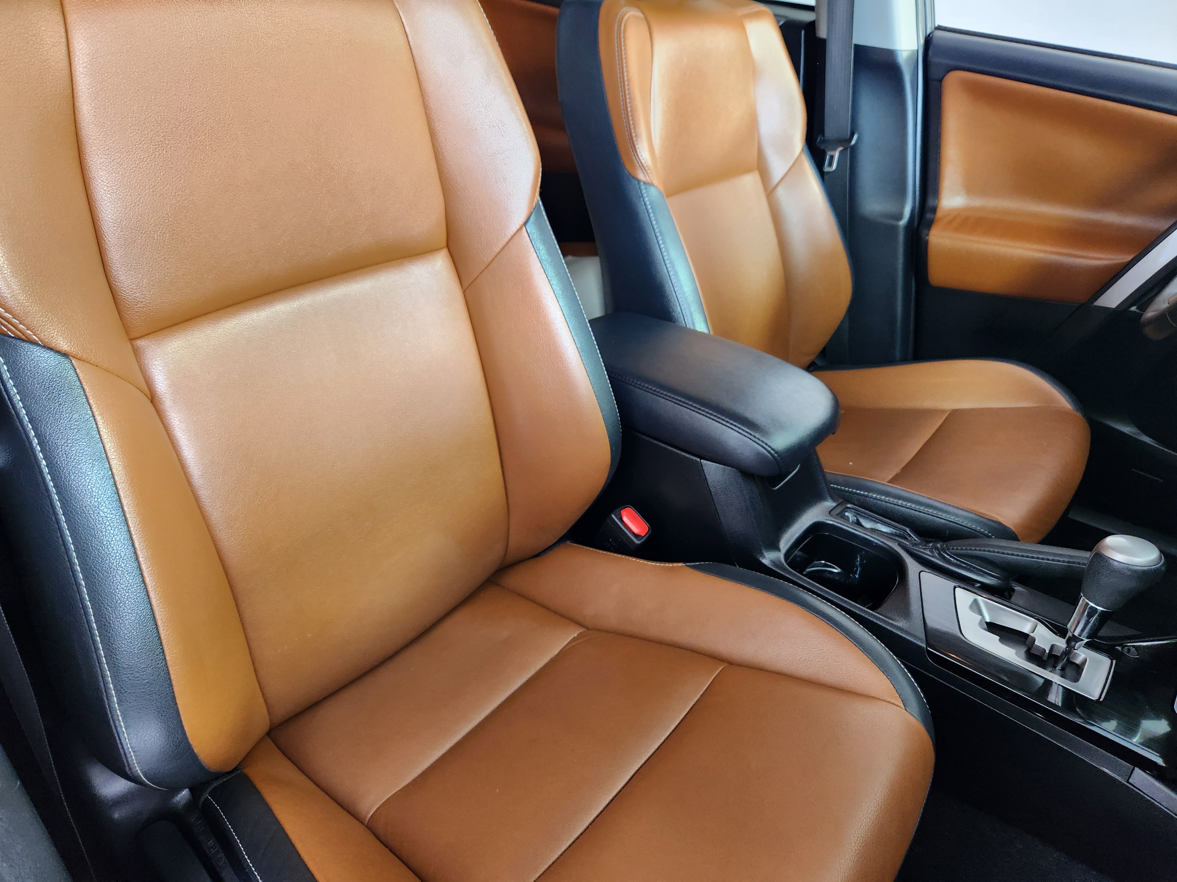 Used 2017 Toyota RAV4 Limited image 10