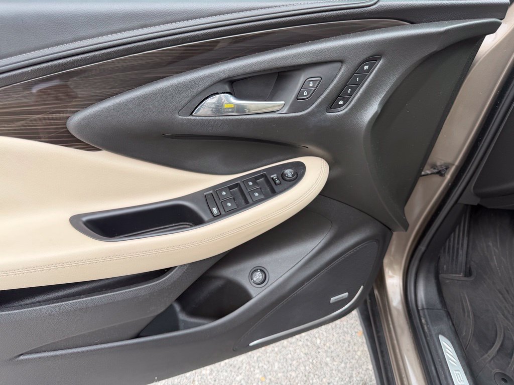 Used 2019 Buick Envision Premium AWD/4WD image 21